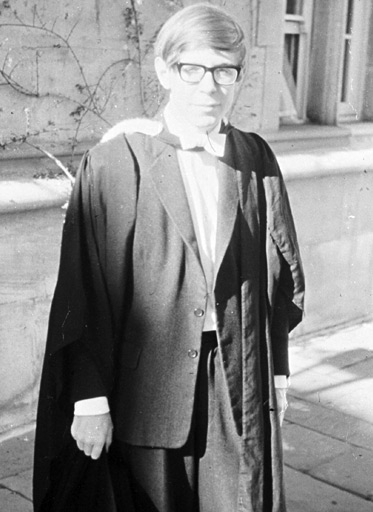 Stephen Hawking at his Oxford graduation